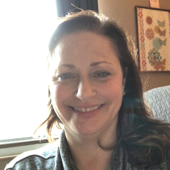 Meet your Posher, Arlene - Picture 1 of 1